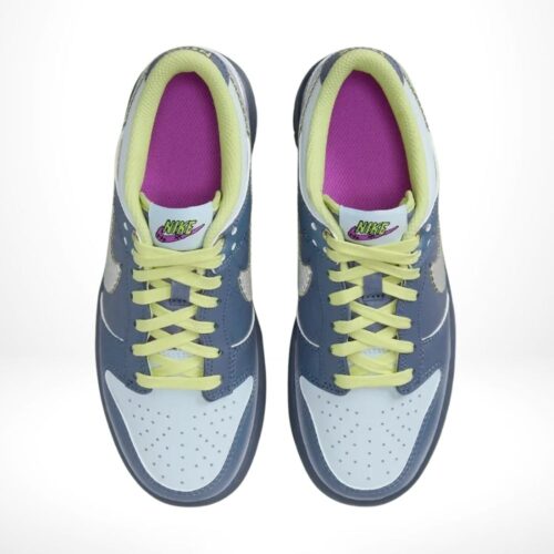 Top-down view of the Air Nike Dunk Low