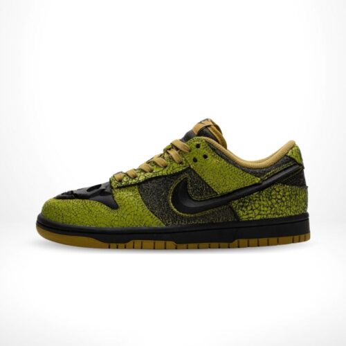 Medial side view of the Air Nike Dunk Low