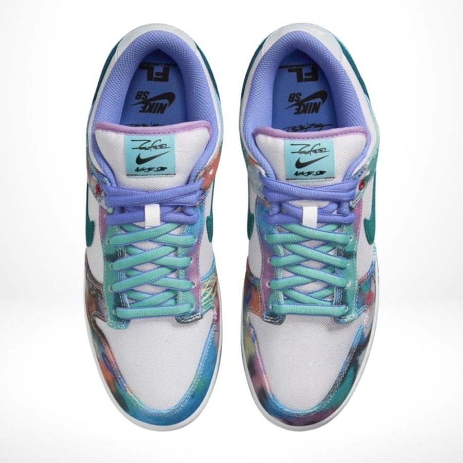 Top-down view of the Nike SB Dunk Low