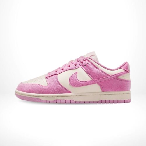 Medial side view of the Air Nike Dunk Low
