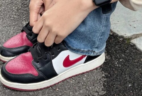 NIKE AIR JORDAN 1 MID BRED TOE BLACK WHITE NOBLE RED 554724 066 photo review
