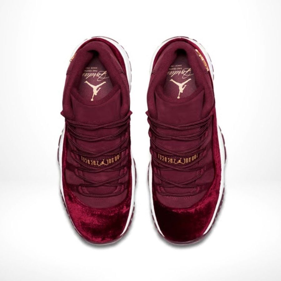 Top-down view of the Air Jordan 11