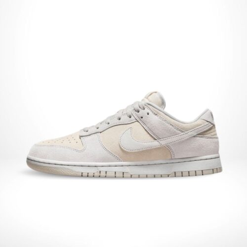 Medial side view of the Air Nike Dunk Low
