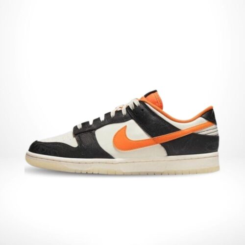 Medial side view of the Air Nike Dunk Low