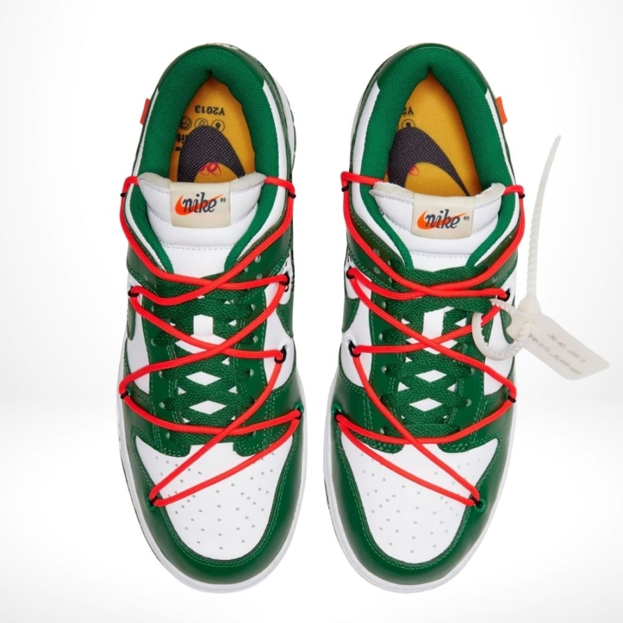 Top-down view of the Air Nike Dunk Low