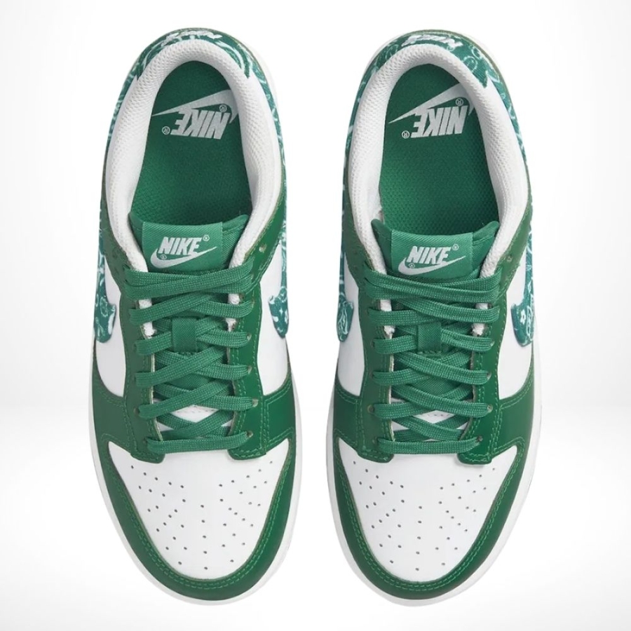 Top-down view of the Air Nike Dunk Low
