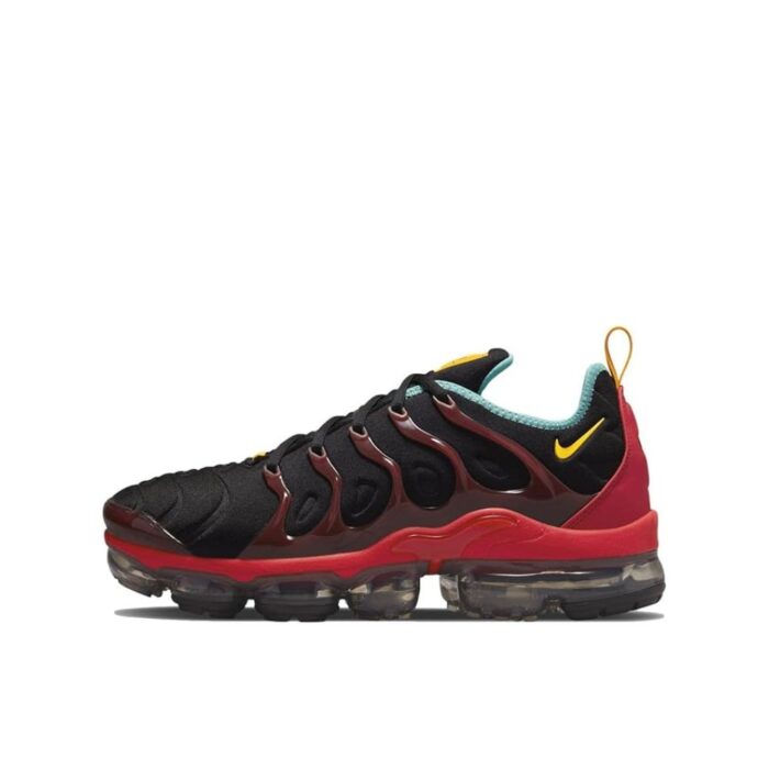 NIKE AIR VAPORMAX PLUS UNIVERSITY RED DX1795 001 - Image 2
