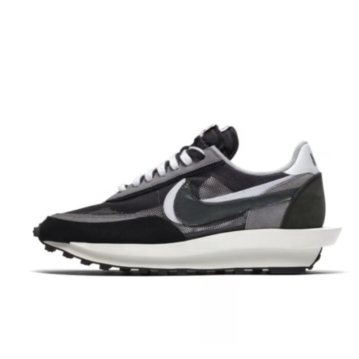 NIKE LD WAFFLE SACAI BLACK WHITE BV0073 001 - Image 3