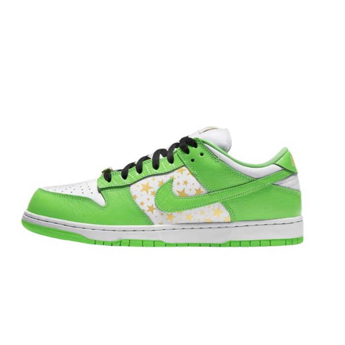 NIKE SB DUNK LOW X SUPREME WHITE GREEN DH3228 101 - Image 3
