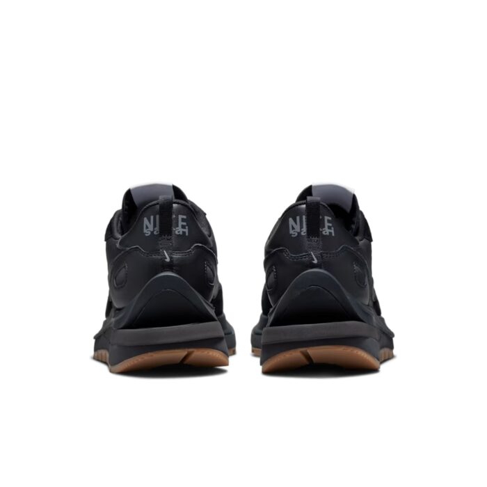 NIKE X VAPORWAFFLE SACAI BLACK GUM DD1875 001 - Image 5