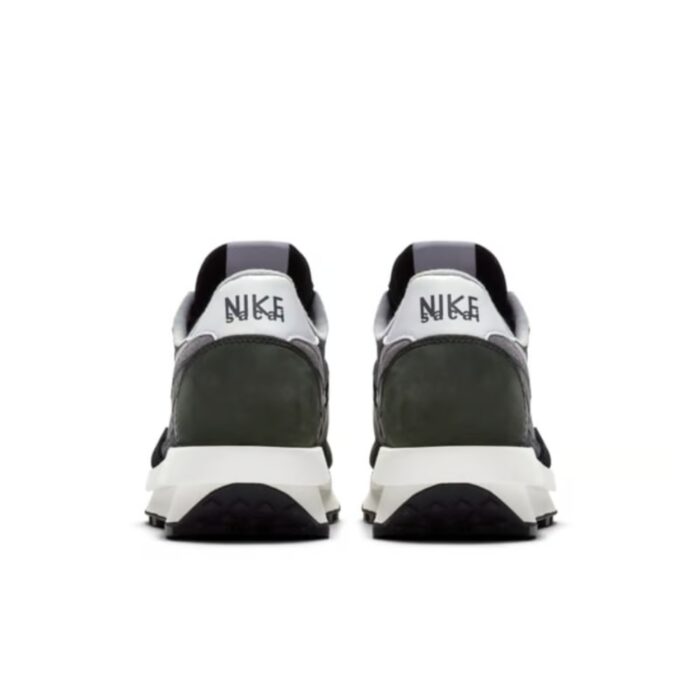 NIKE LD WAFFLE SACAI BLACK WHITE BV0073 001 - Image 5