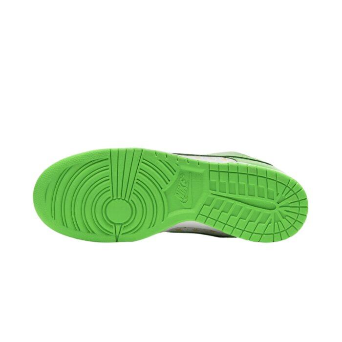 NIKE SB DUNK LOW X SUPREME WHITE GREEN DH3228 101 - Image 6