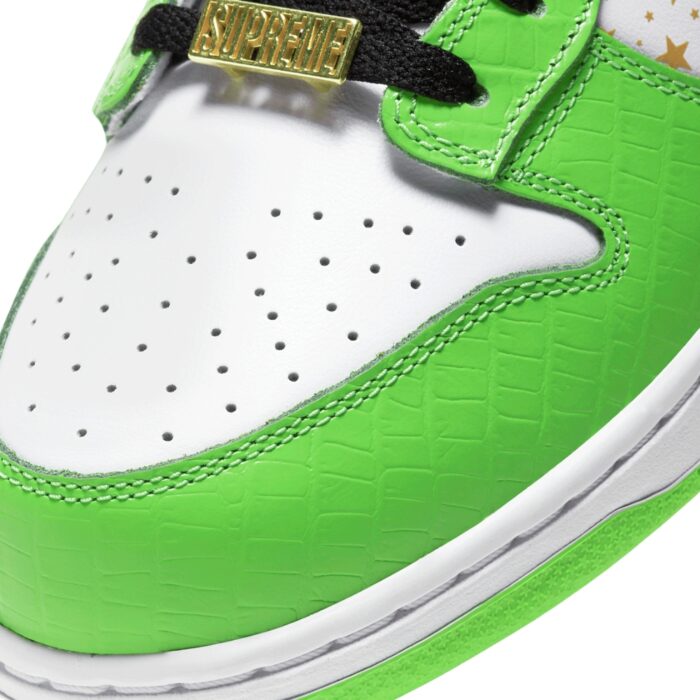 NIKE SB DUNK LOW X SUPREME WHITE GREEN DH3228 101 - Image 7