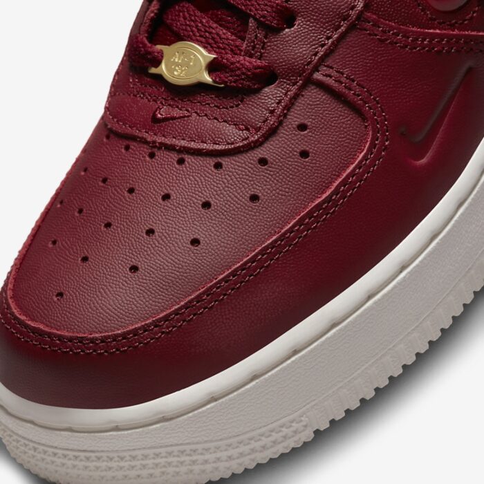 NIKE AIR FORCE 1 LOW 07 PREMIUM HISTORY OF LOGOS TEAM RED DZ5616 600 - Image 7