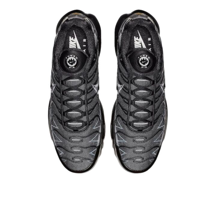 NIKE AIR MAX PLUS LA REQUIN BLACK BV7826 001 - Image 6
