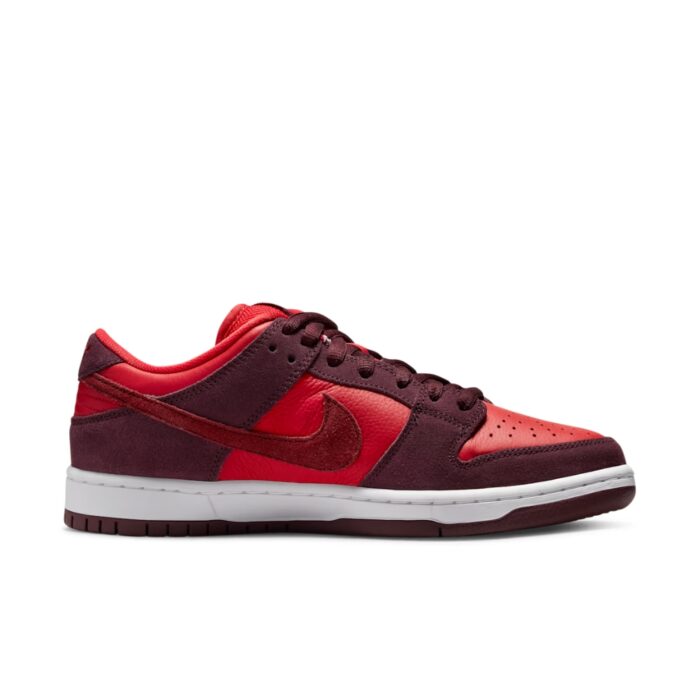 NIKE SB DUNK LOW CHERRY BURGUNDY CRUSH TEAM RED DM0807 600 - Image 2