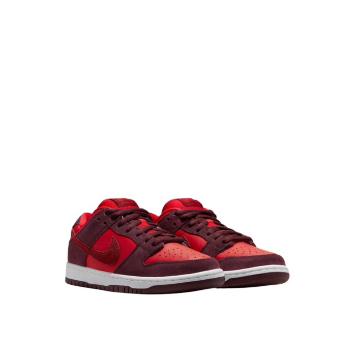 NIKE SB DUNK LOW CHERRY BURGUNDY CRUSH TEAM RED DM0807 600