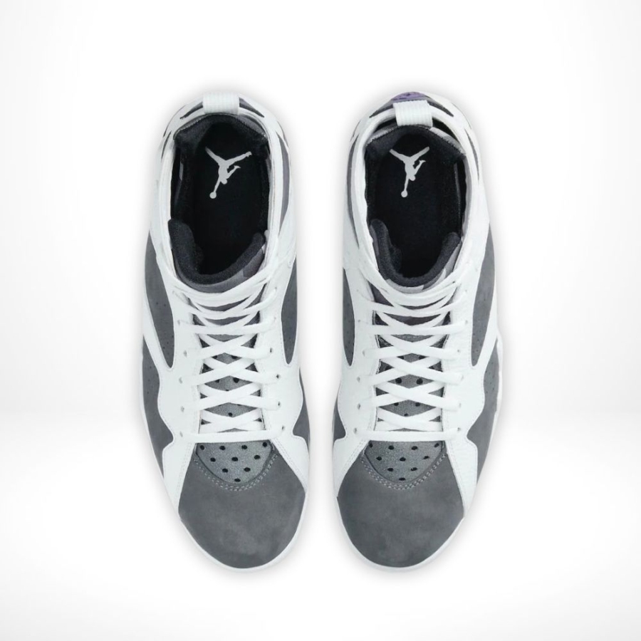 Top-down view of the Air Jordan 7