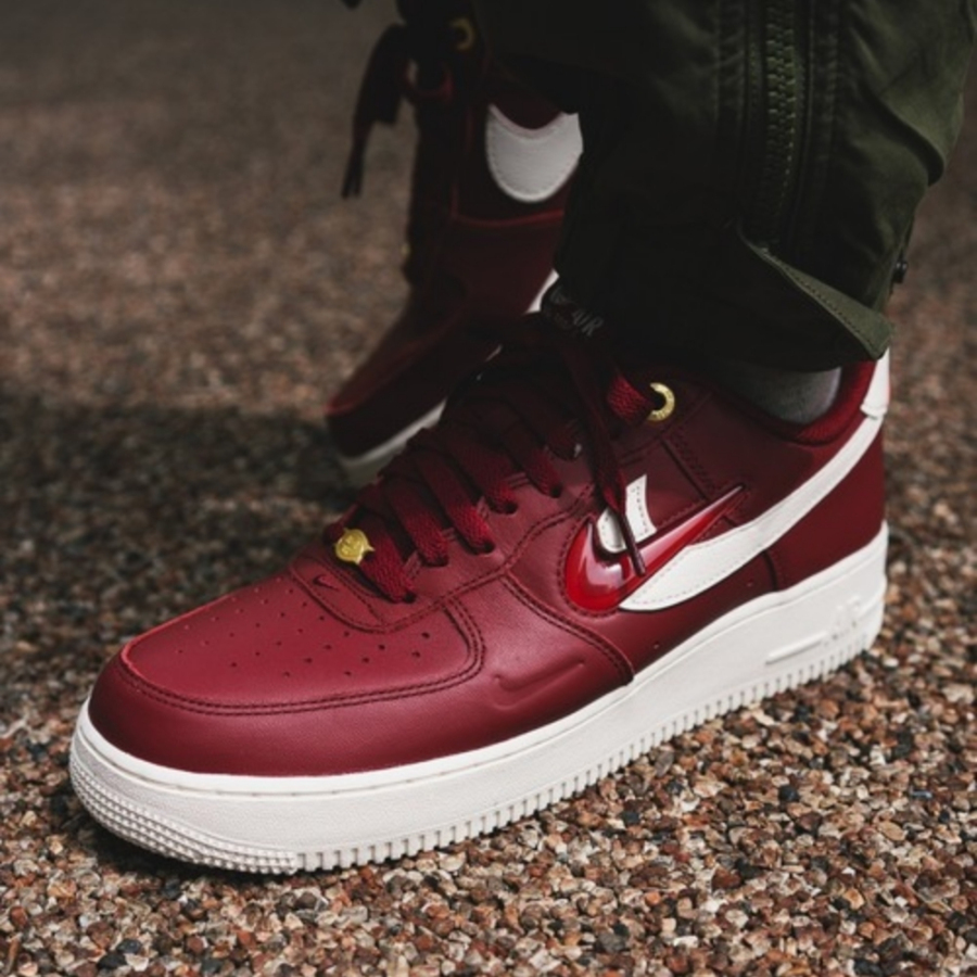 On-foot of the Air Force 1