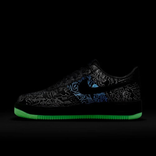 Medial side view of the Air Force 1