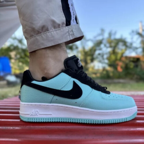 On-foot of the Air Force 1