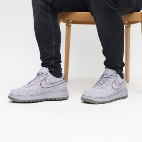 On-foot of the Air Force 1