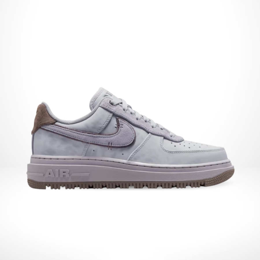 Side view of the Air Force 1