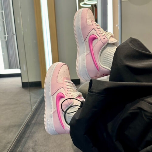 On-foot of the Air Force 1