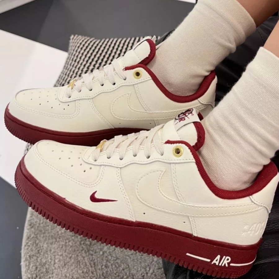 On-foot of the Air Force 1