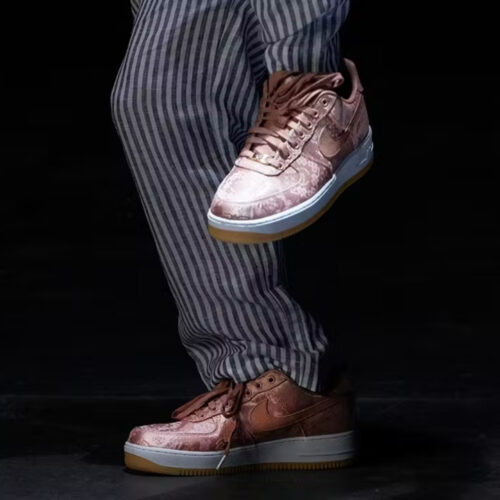 On-foot of the Air Force 1