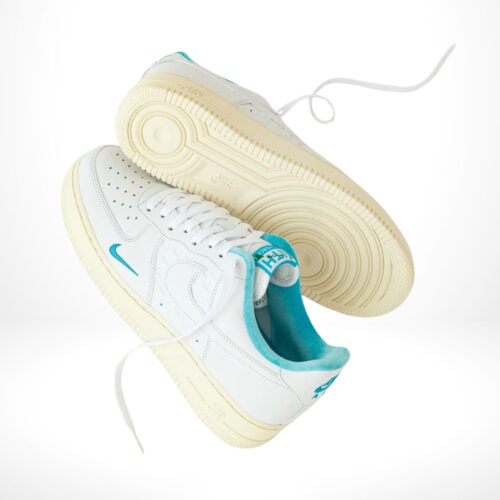 Bottom view of the Air Force 1