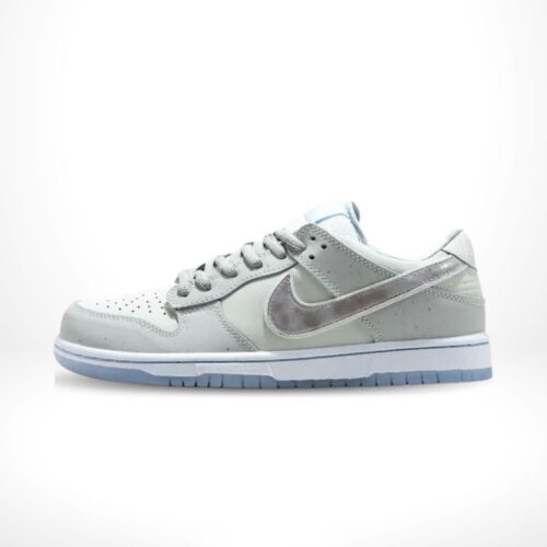 Medial side view of the Air Nike Dunk Low