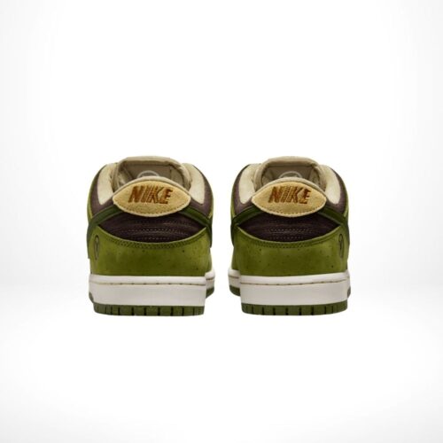 Rear view of the Air Nike Dunk Low