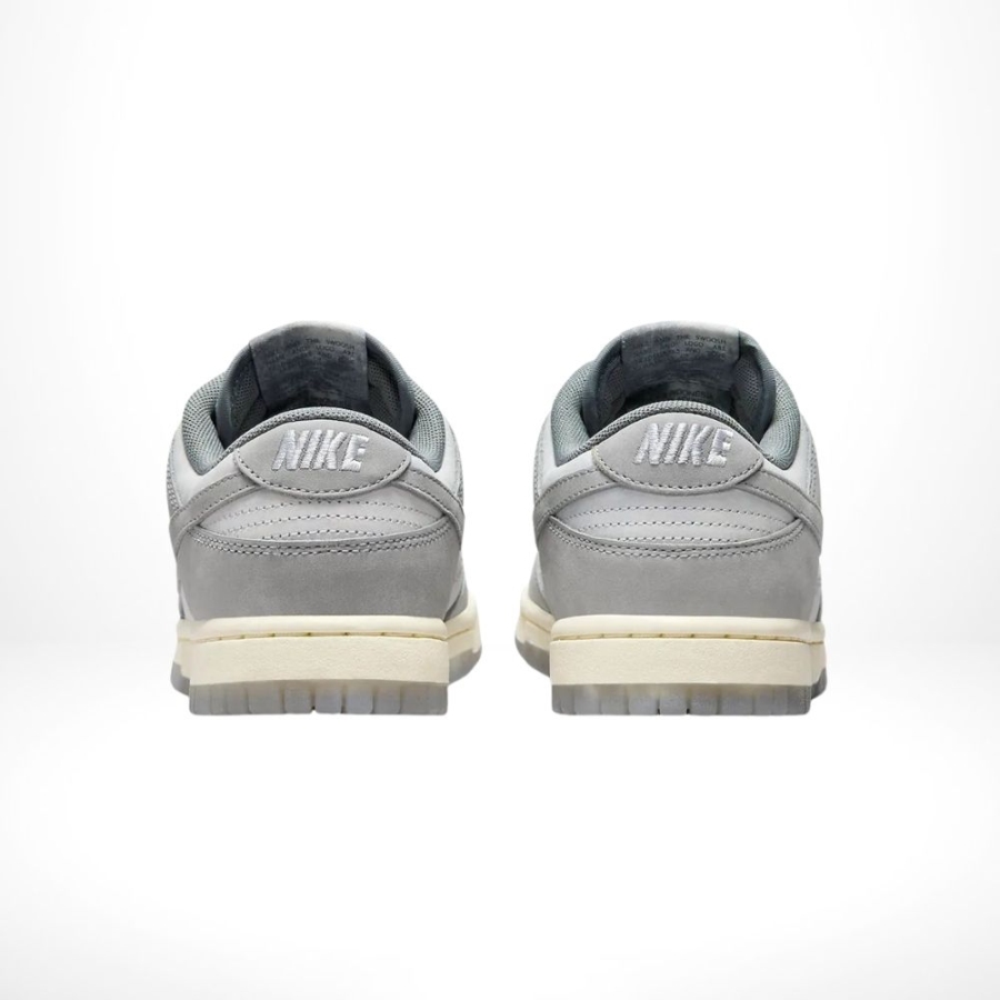 Top-down view of the Air Nike SB Dunk Low