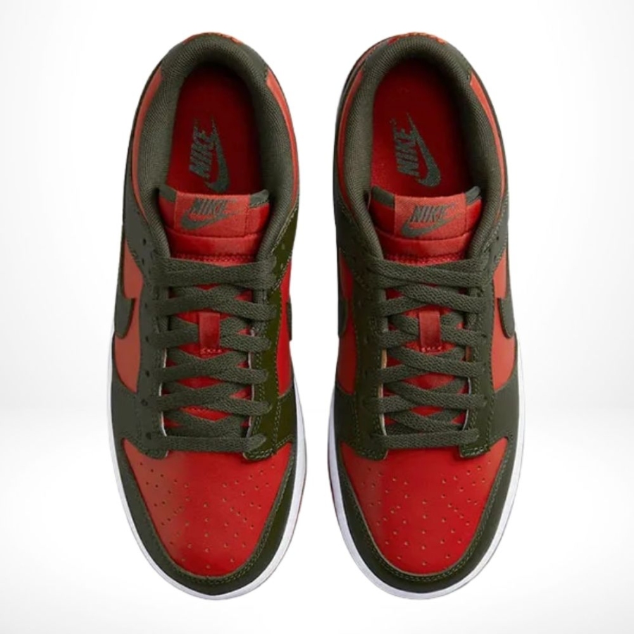 Top-down view of the Air Nike Dunk Low
