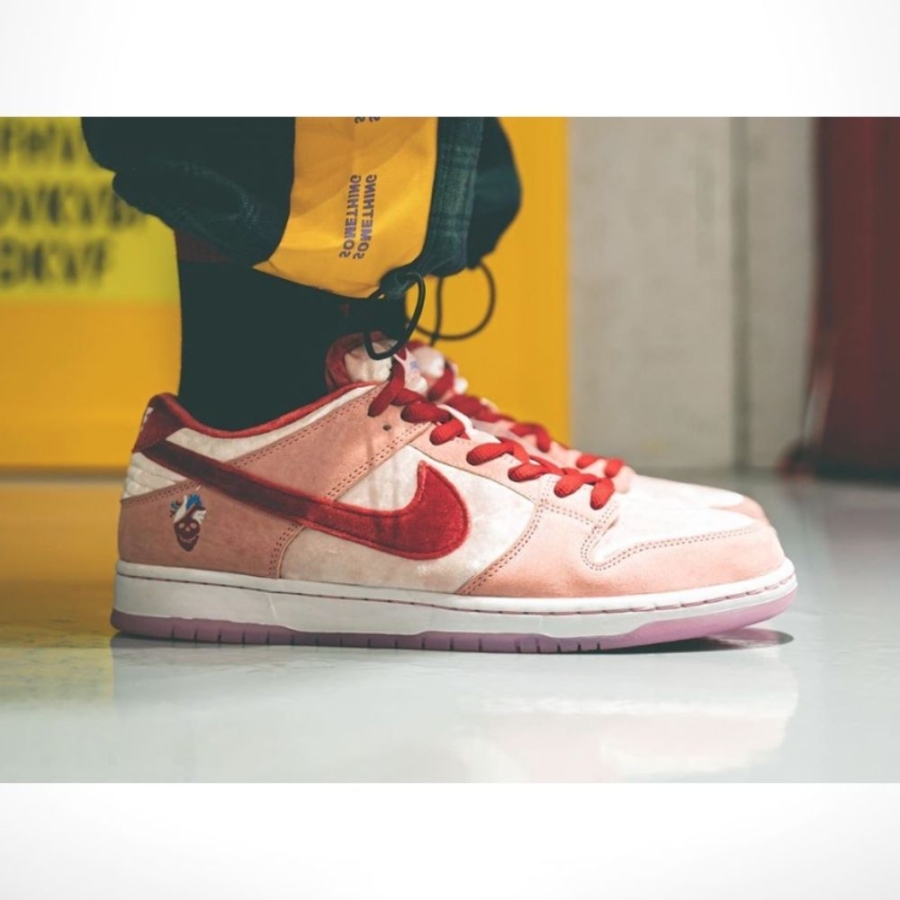 Real lifestyle image of Nike SB Dunk