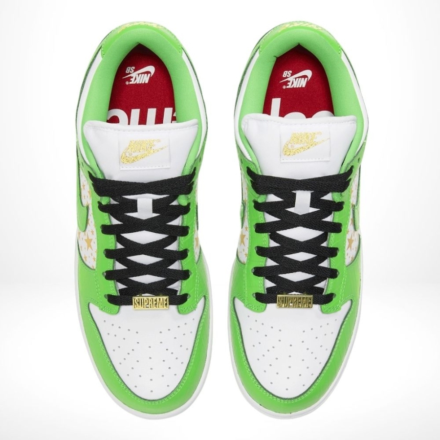 Top-down view of the Nike SB Dunk Low