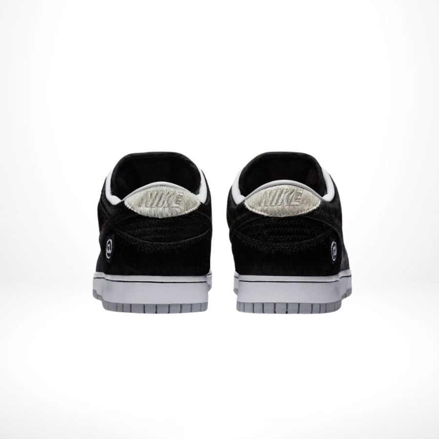 Rear view of the Nike SB Dunk Low