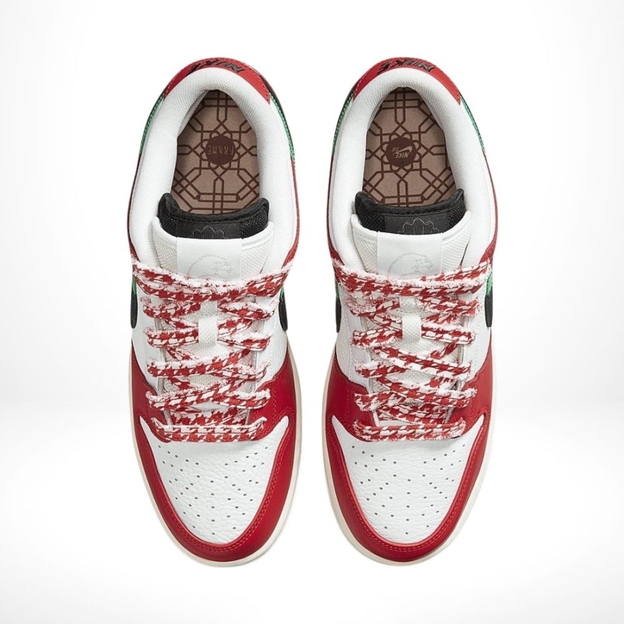 Top-down view of the Nike SB Dunk Low