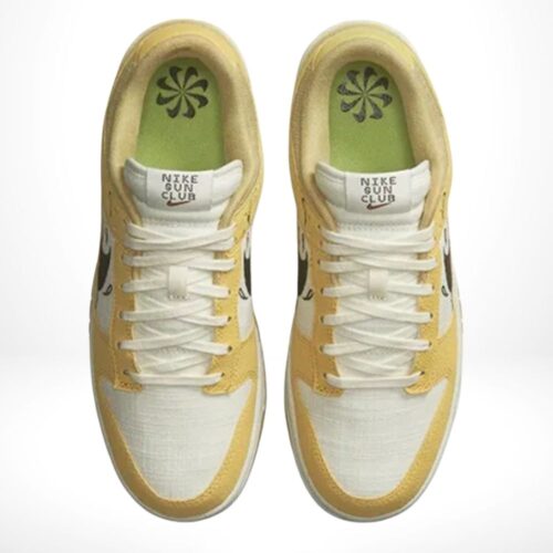 Top-down view of the Air Nike Dunk Low