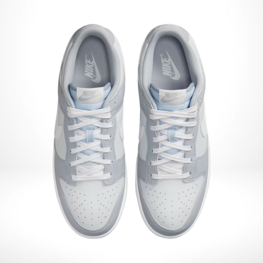 Top-down view of the Air Nike Dunk Low