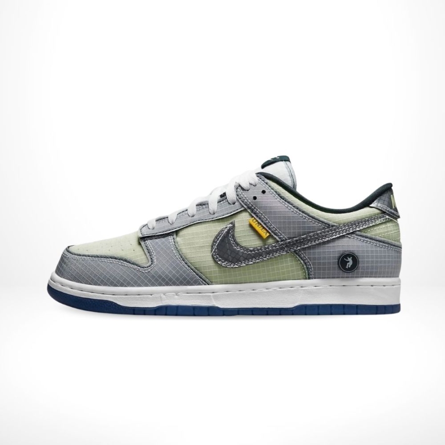 Medial side view of the Air Nike Dunk Low