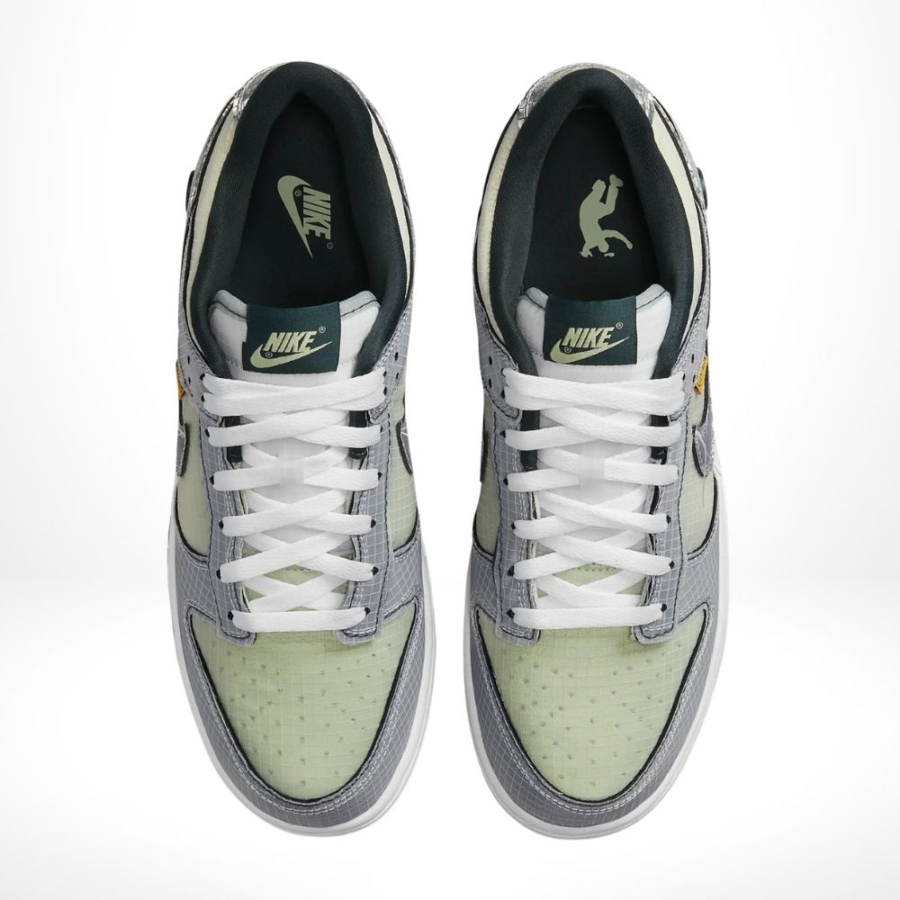 Top-down view of the Air Nike Dunk Low