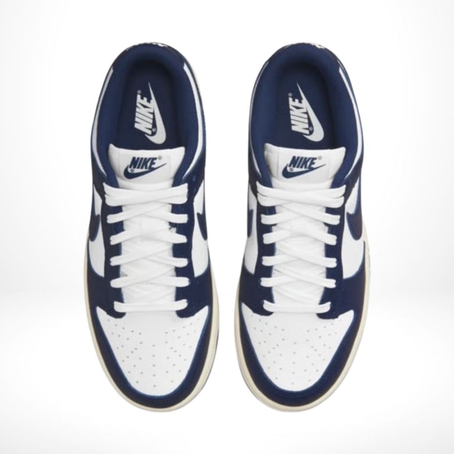 Top-down view of the Air Nike Dunk Low