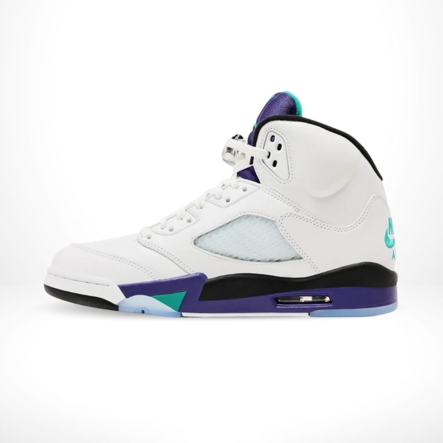 Medial side view of the Air Jordan 5